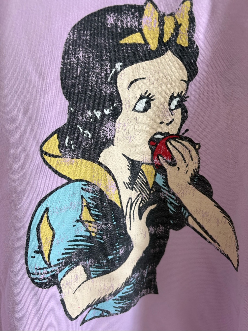 Snow White sweatshirt - Picture 2 of 5